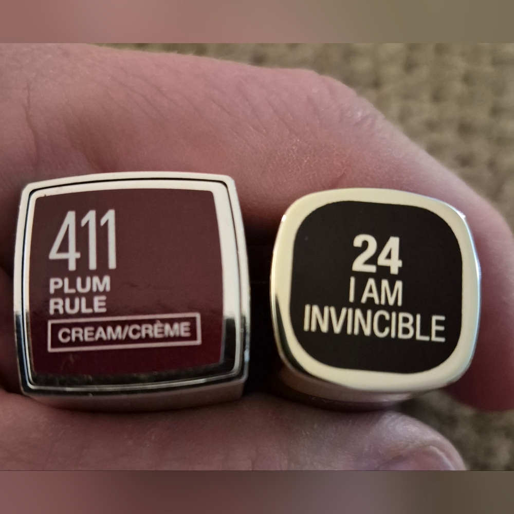 Makeup Bundle - Picture 15 of 16